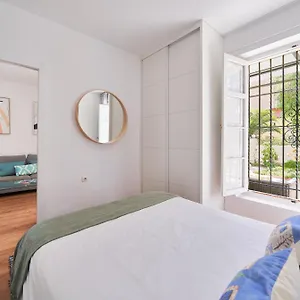 https://apartamento-3-dormitorios-y-terraza-playa-la-malagueta.1costadelsol.com
